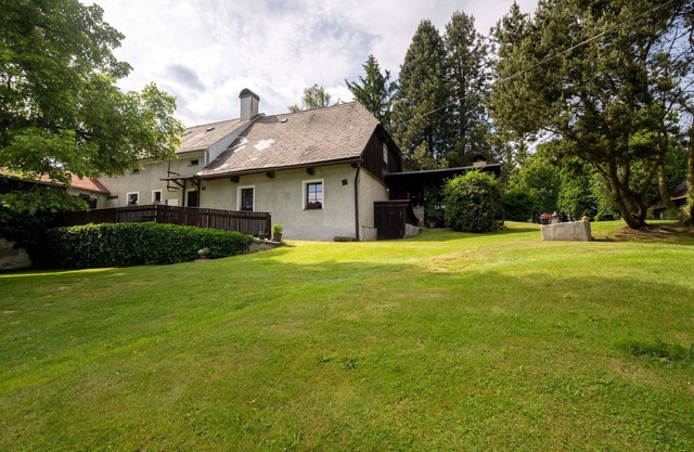 Stunning private villa for 6 people with TV, patio, pets allowed and parking