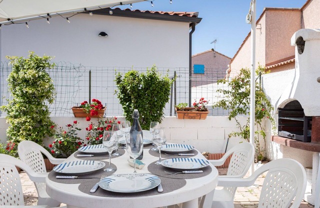 Stunning private villa for 6 people with WIFI, TV and terrace