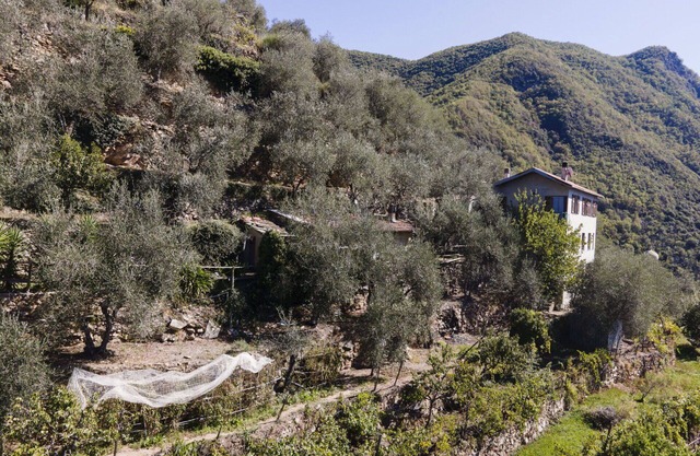 Stunning private villa for 8 guests with WIFI, A/C, balcony and panoramic view