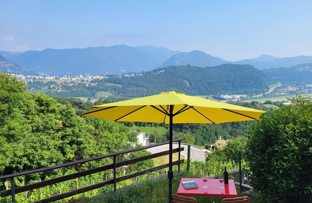 Stunning private villa for 5 guests with WIFI, TV, patio and pets allowed