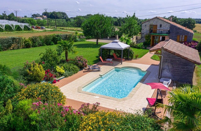 Stunning private villa for 6 people with private pool, WIFI, A/C, TV, terrace and pets allowed