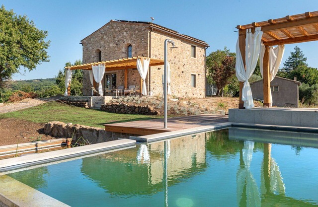 Stunning private villa for 10 guests with private pool, WIFI, terrace and pets allowed