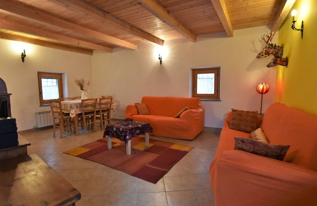 Stunning private villa for 4 people with WIFI, TV and balcony