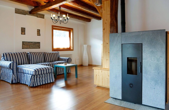 Stunning private villa for 4 guests with WIFI and TV