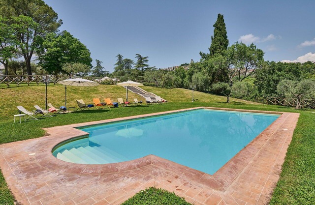 Stunning private villa with A/C, private pool, WIFI, TV, patio and panoramic view, close to Peru.