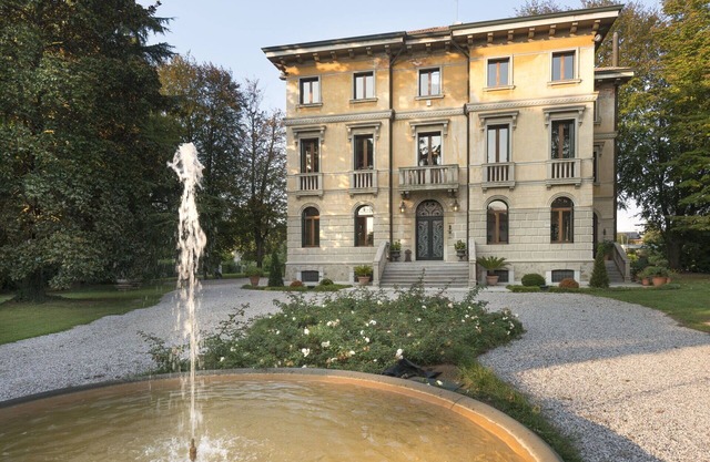 Stunning private villa for 17 people with WIFI, A/C, TV and terrace, close to Padua