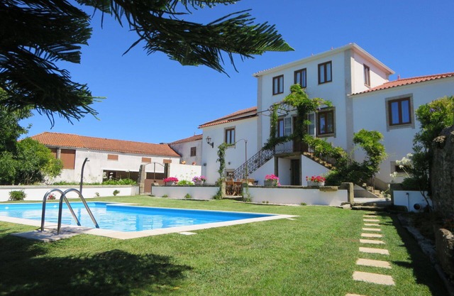 Stunning private villa for 10 people with private pool, A/C, WIFI, TV, terrace and parking