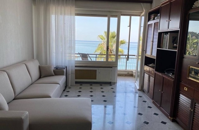 Stunning sea view apartment