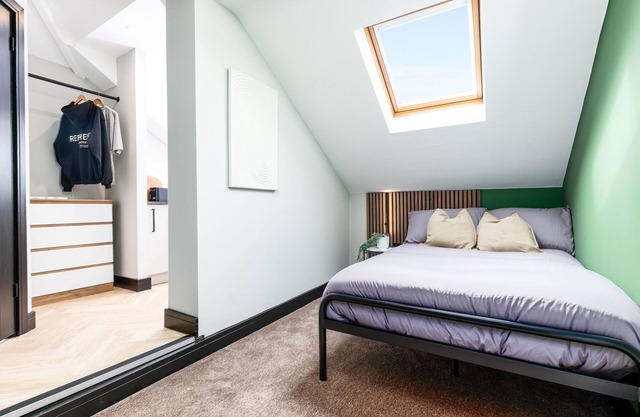 Stunning Studio Apartment | Free Parking & Wi-Fi