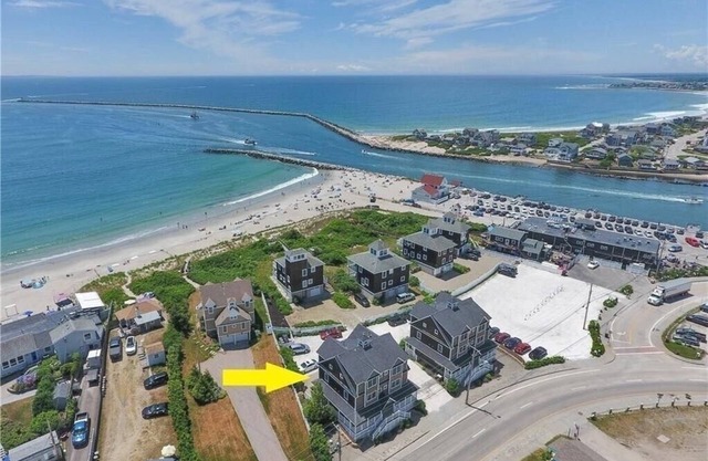 Stunning Townhouse Condo with Ocean Views and Private Beach Access