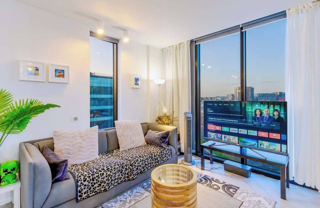 Stunning View 2B APT Free Parking in Dockland