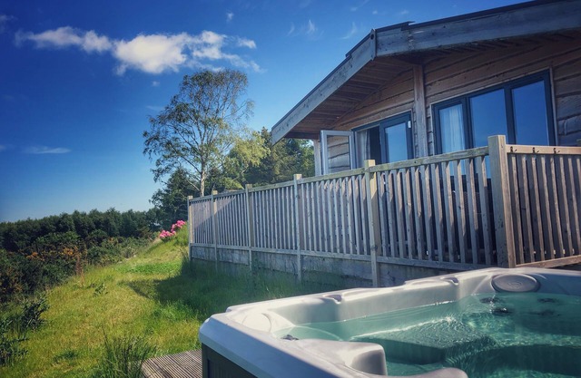 Stunning views from exclusive hot tub, idyllic, stylish and private