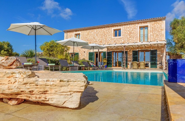 Stunning Villa Can Xesquet with Mountain View, Wi-Fi