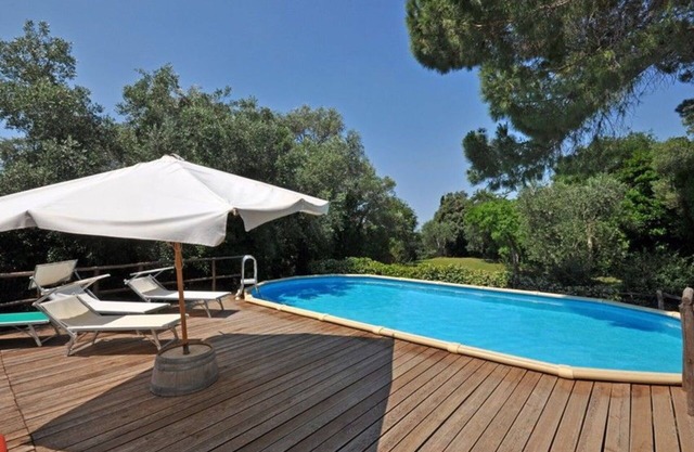 Stunning villa for 13 people with private pool, WIFI, TV, pets allowed, panoramic view and park.
