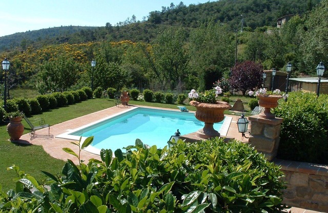 Stunning villa for 6 guests with pool, WIFI, TV and panoramic view