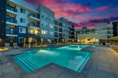 Stunning Westgate CozySuites by stadium w pool 6