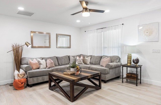 Stylish 2 bedroom Close to beaches, parks and downtown Naples
