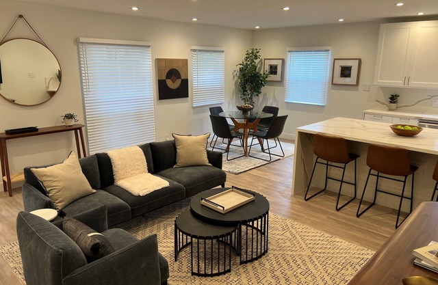 Stylish 2 Bedroom Home in Santa Monica