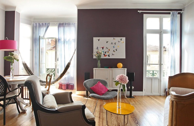 Stylish 2 BR and 2 full bathrooms, bright and calm, in the heart of Nice