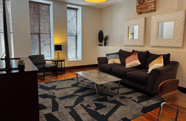 Stylish 2BR Loft in the heart of Downtown Paducah