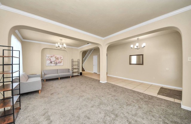 Stylish 6-bedroom house in serene Fresno with Pool access and lake walking trail