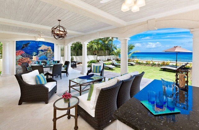 Stylish Beachfront Villa with Plunge Pool - Still Fathoms