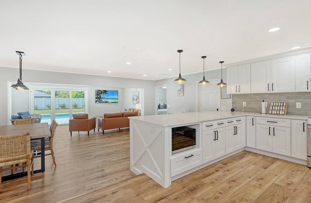 Stylish Coastal 3BR Pool Near Downtown & Sand