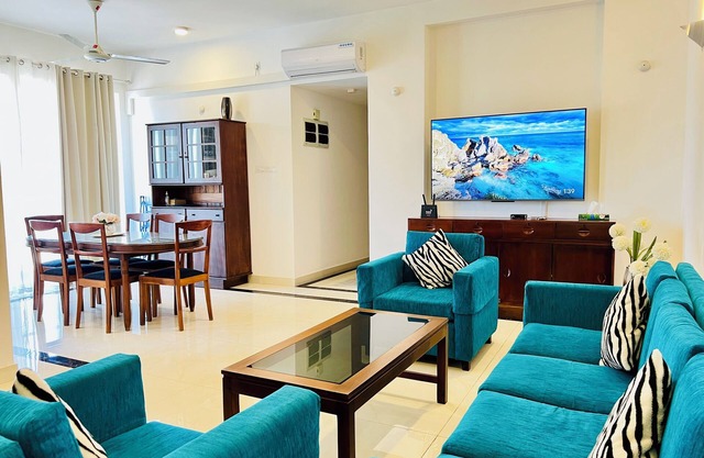 Stylish Colombo 4 Ocean View One-Bedroom Apartment