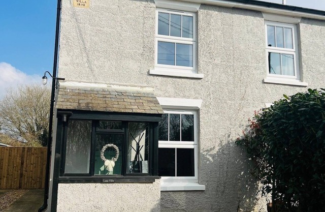 Stylish Constable Country Cottage Retreat