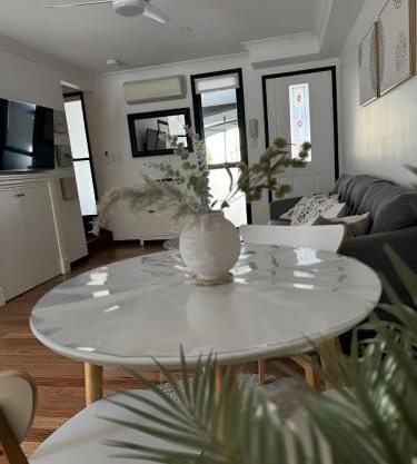 Stylish & Elegant 2BR Townhouse in Wilston, Brisbane