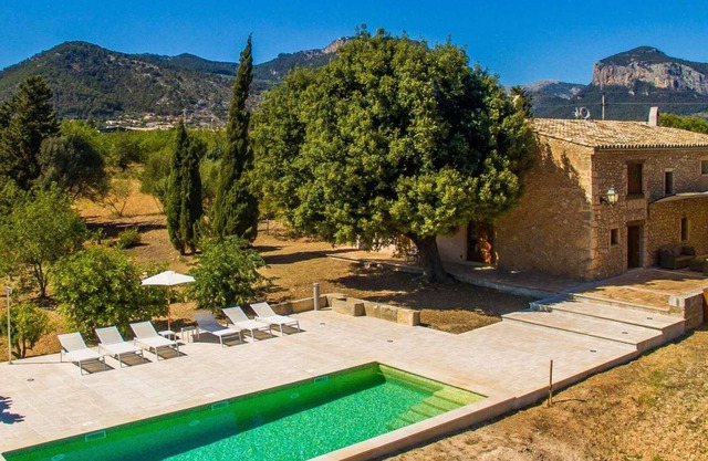 Stylish finca at the foot of the Tramuntan hills s