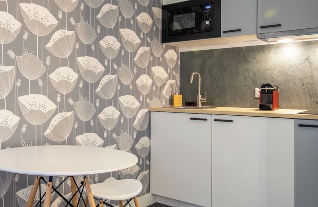 Stylish & Well-located Studio Apartment, Paris!