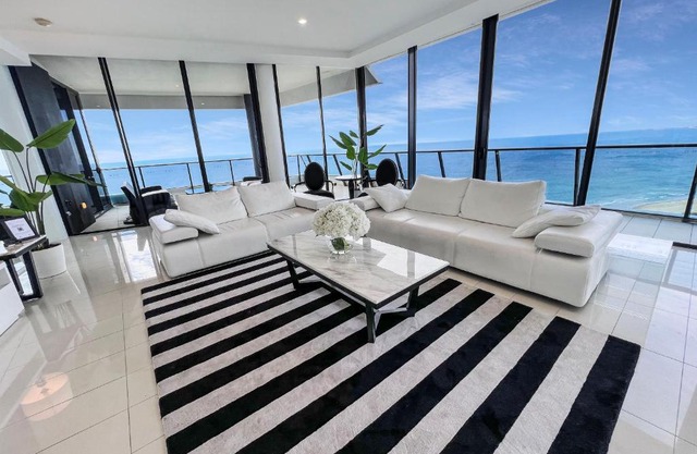 Sub Penthouse Oracle 46th floor - GC Getaways