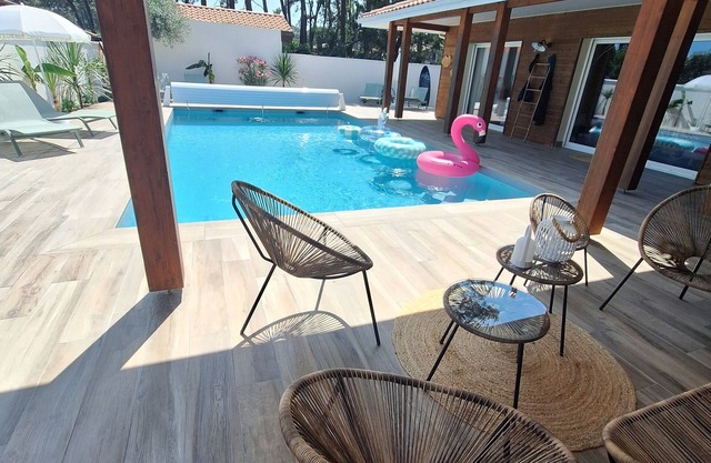 Sublime Villa Landaise, Avec Piscine, Ideale en Famille, à 2 pas de la mer