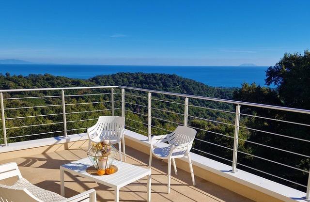 SUBLIME villa neuve vue à 360° sur la mer à 10'de Moriani, des plages et rivière