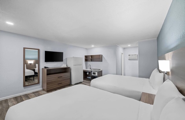 Suburban Studios Newport News – Hampton