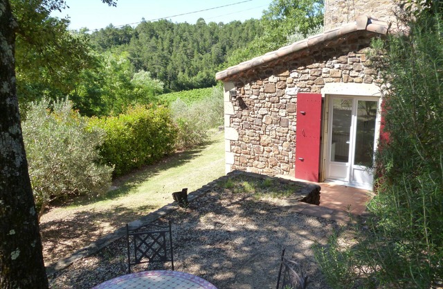 Sud Adèche in VINEZAC Cottage in the heart of an olive grove