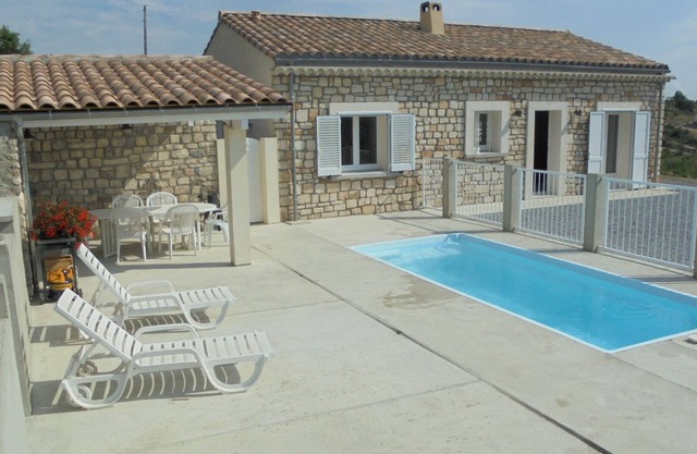 Sud Ardèche, Villa en Pierres Avec Piscine Privée
