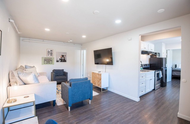 Suite #29 Modern One Bedroom in Midtown, OKC!