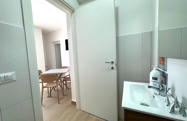 SUITE 304 CASA FERRANTE SRLS