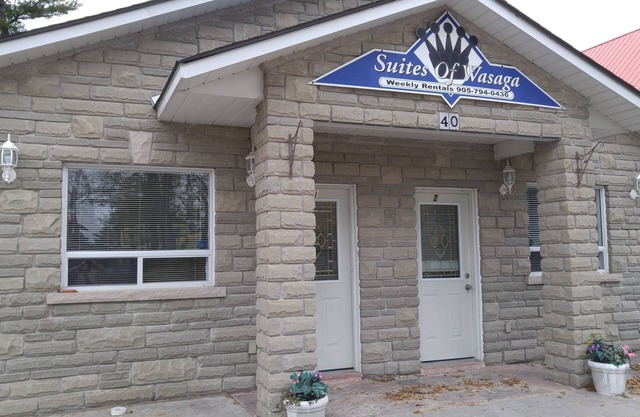 Suites of Wasaga - Unit #1- mins walk Beach 1