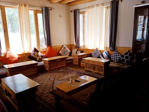 Suku Villa
