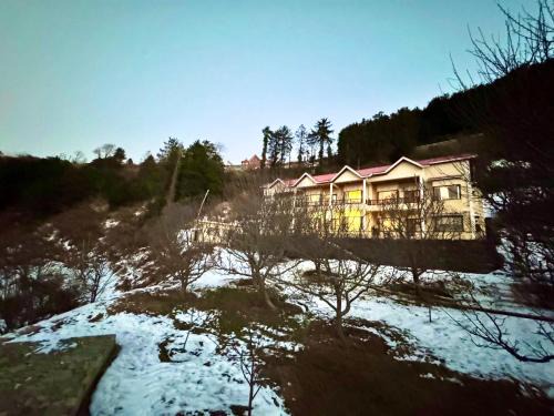 Summer House Kufri l Charvi Retreat
