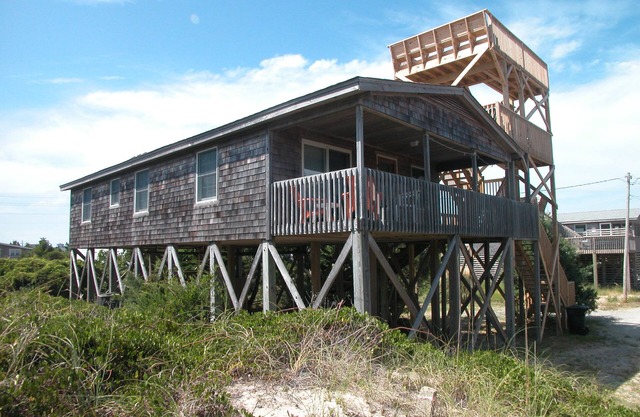SUMMER SAVINGS - Oceanview Dog Friendly Home w/Grill, Only 3 Lots From Beach