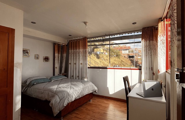 Summit Viewpoint House - 8 Private apartments