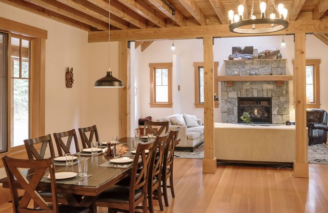 Suncadia Rustic Lodge: Gas Fire Pit, Bikes, Snow Shoes, BBQ, Cul-de-sac