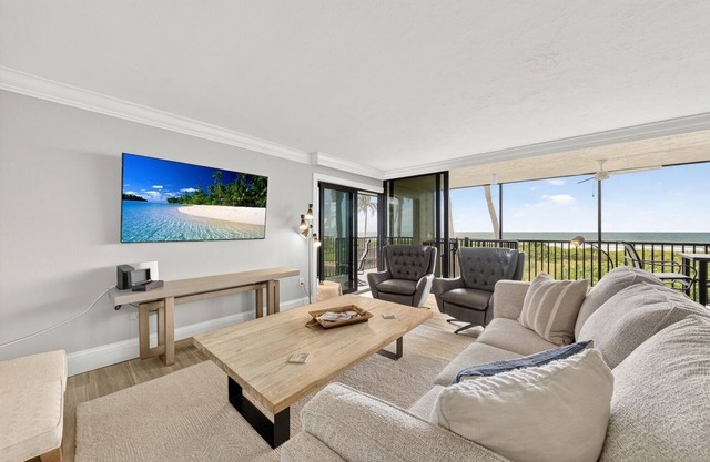 Sundial L204 – 3 Bedroom Beachfront Luxury