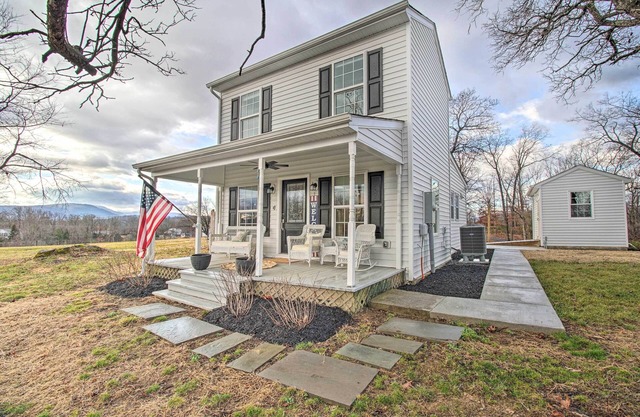 Sunny Front Royal Vacation Rental w/Hot Tub!