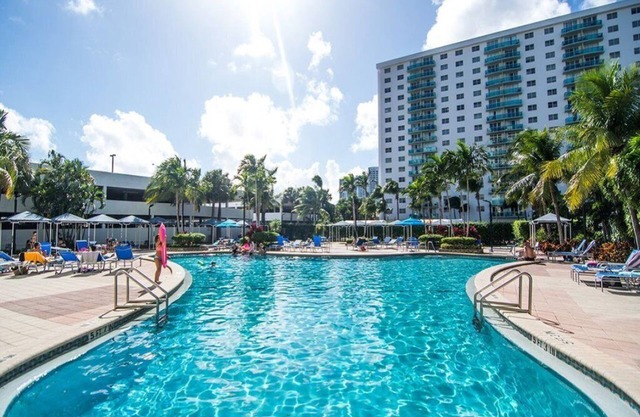 Sunny Isles Beach Condo: Spacious, Modern, Sleeps 6+, Steps to Ocean