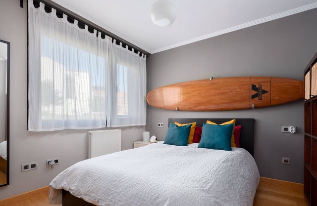 Sunny, modern apartment | Walk everywhere | Sleeps 4